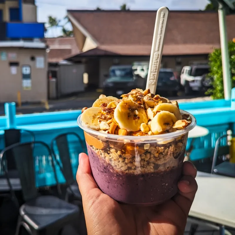 Açaí bowl with fruit toppings